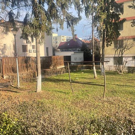 Peles Green Apartment & Piano Cluj-Napoca Eksteriør billede